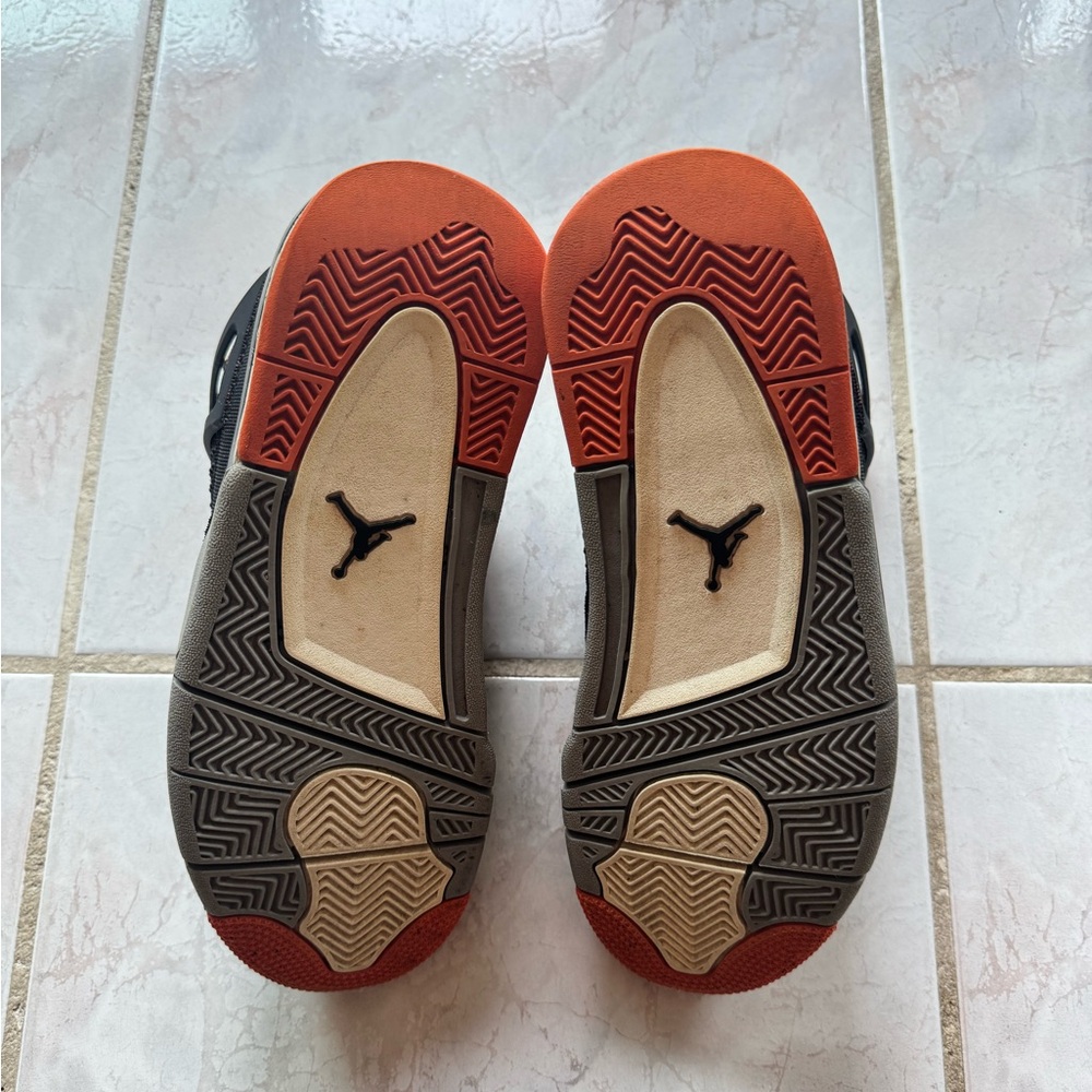 Air Jordan 4 Retro ‘Starfish’ Sneakers - Picture 4 of 6